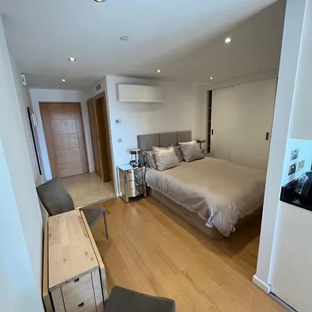 Luxury With Rooftop Pools & Views Gibraltar