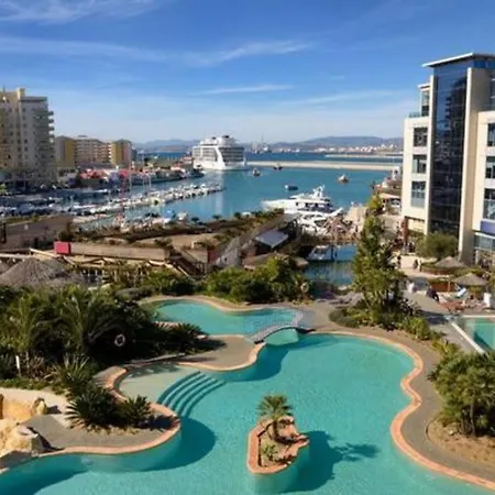 Luxury With Rooftop Pools & Views *