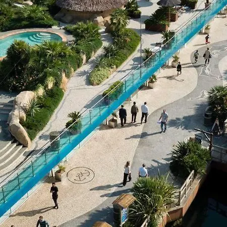 Luxury With Rooftop Pools & Views * Gibraltar